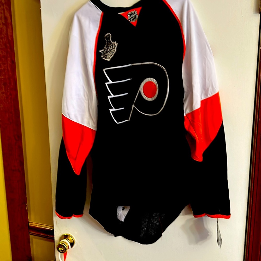 New Pronger Flyers jersey size -52 with tags
